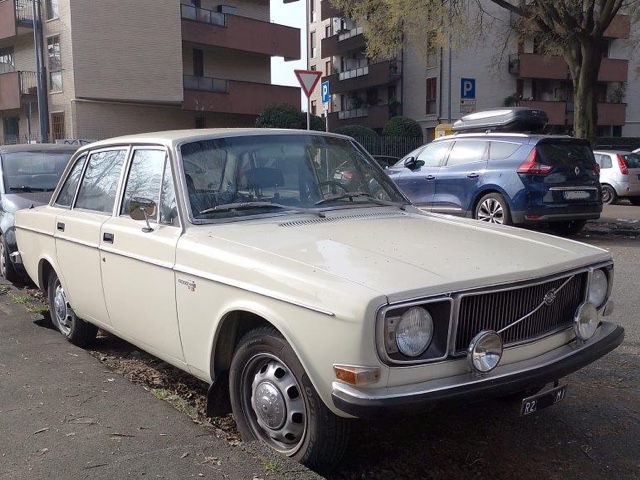 www.targhenere.net/gallery2/wp-content/uploads/2024/04/volvo144_spinterogeno_tn75501_02.jpg