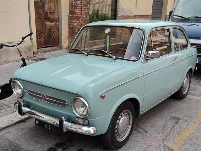 www.targhenere.net/gallery2/wp-content/uploads/2024/05/fiat850ant.jpg