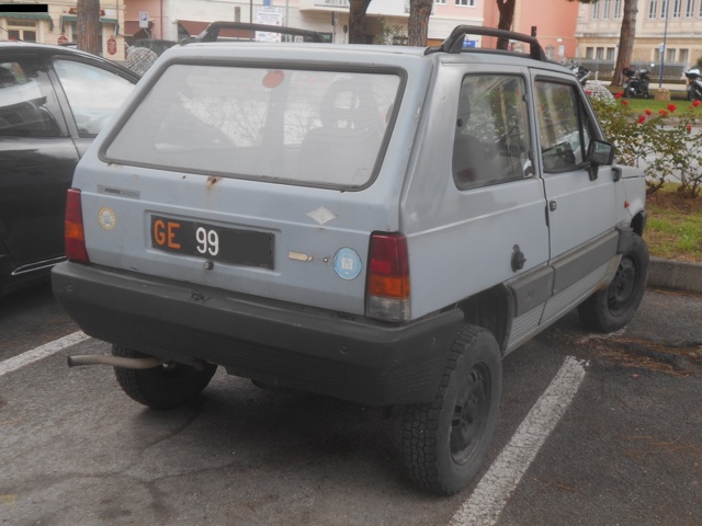 www.targhenere.net/gallery2/wp-content/uploads/2024/05/fiat_panda_4x4_gen24_retro_blowup_tn70405.jpg
