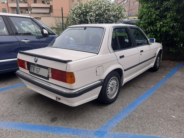 www.targhenere.net/gallery2/wp-content/uploads/2024/06/bmw_-_serie_3_retro_oinotna_tn77568.jpg