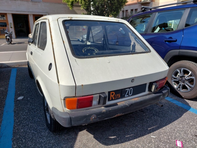 www.targhenere.net/gallery2/wp-content/uploads/2024/06/fiat127_bue_tn23855_02.jpg