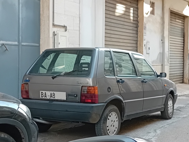 www.targhenere.net/gallery2/wp-content/uploads/2024/06/fiat_uno_i_5p_70_turbo_d_tonymura_tn75087.jpg