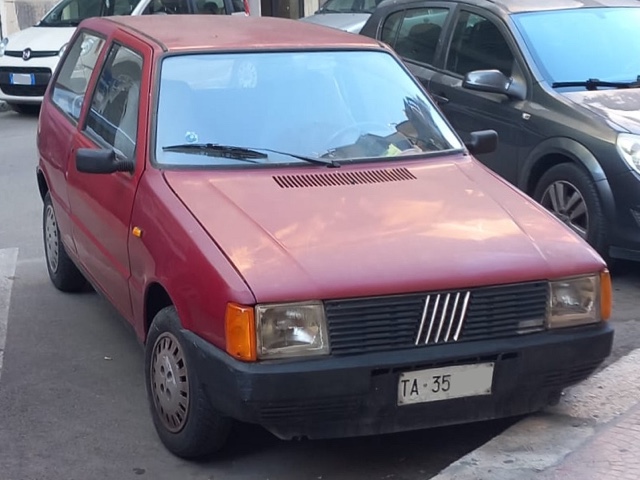 www.targhenere.net/gallery2/wp-content/uploads/2024/06/fiat_uno_ta3570511.jpg