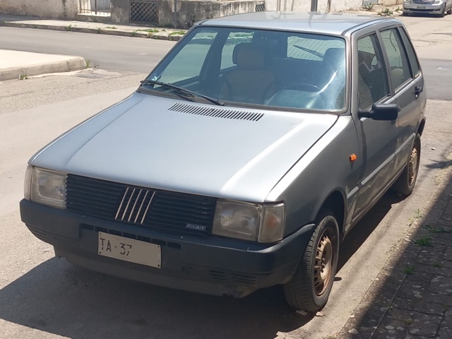 www.targhenere.net/gallery2/wp-content/uploads/2024/06/fiat_uno_ta37.jpg