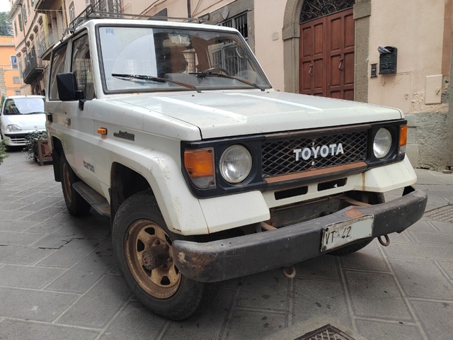 www.targhenere.net/gallery2/wp-content/uploads/2024/06/toyota_land_cruiser_vt42.jpg