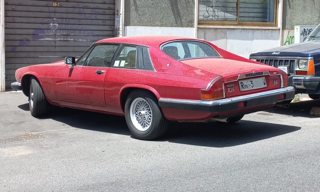 www.targhenere.net/gallery2/wp-content/uploads/2024/07/jaguar_xjs_argiuliasuper_tn77107.jpg