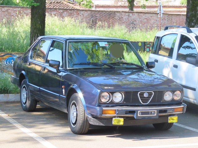 www.targhenere.net/gallery2/wp-content/uploads/2024/08/alfetta_mi_classicauto_tn40337.jpg