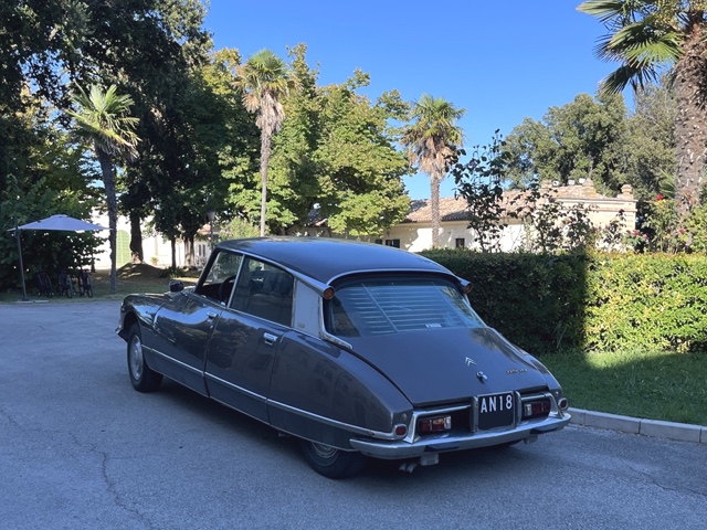 www.targhenere.net/gallery2/wp-content/uploads/2024/08/citroen_ds_21_del_10-04-1973_a1_guerfranc_tn28110.jpg