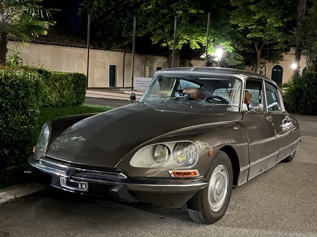 www.targhenere.net/gallery2/wp-content/uploads/2024/08/citroen_ds_21_del_10-04-1973_b1_guerfranc_tn28110.jpg