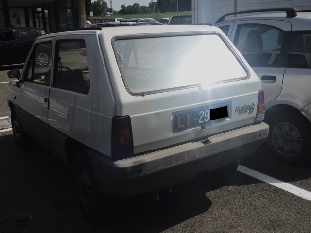 www.targhenere.net/gallery2/wp-content/uploads/2024/08/fiat_panda_30_giu24_retro_blowup_tn26331.jpg
