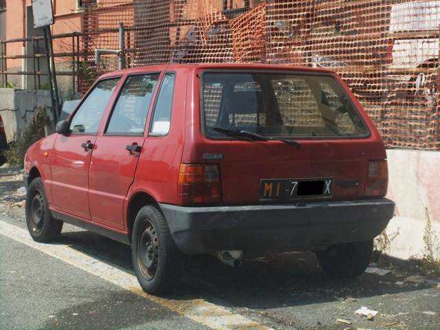 www.targhenere.net/gallery2/wp-content/uploads/2024/08/fiat_uno_lug_24_blowup_tn47772.jpg