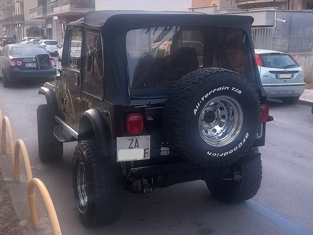 www.targhenere.net/gallery2/wp-content/uploads/2024/08/jeep_cj7_zaf_giovannispalla_tn58150.jpg
