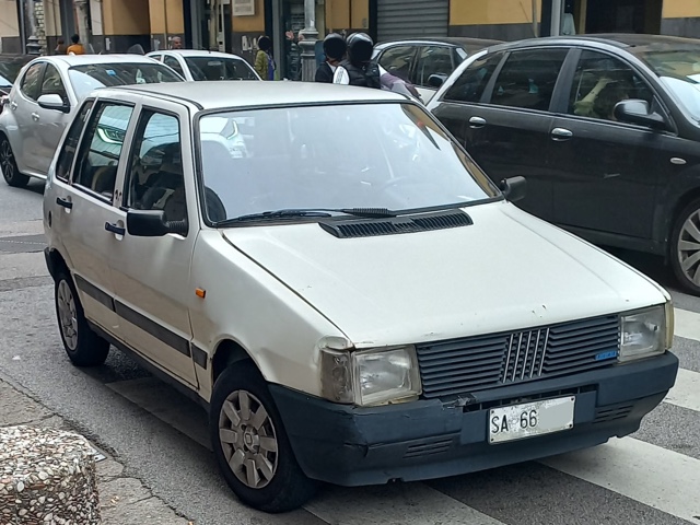 www.targhenere.net/gallery2/wp-content/uploads/2024/09/fiat_uno_45_fire_5p_2.jpg