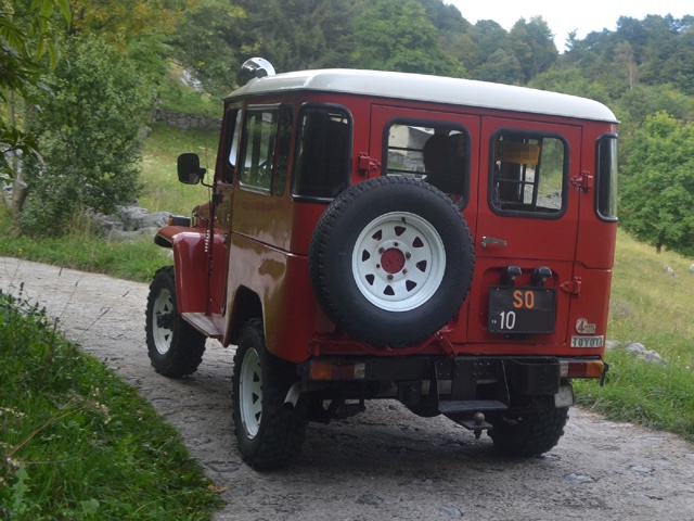 www.targhenere.net/gallery2/wp-content/uploads/2024/09/toyota_land_cruiser_bj40_diesel_so10_f01_cr3_tanteuno_tn25058.jpg