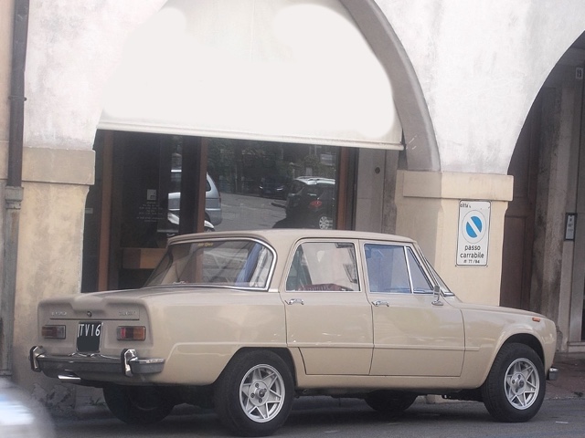 www.targhenere.net/gallery2/wp-content/uploads/2024/10/alfaromeogiuliati-1969_siralec_tn73546.jpg