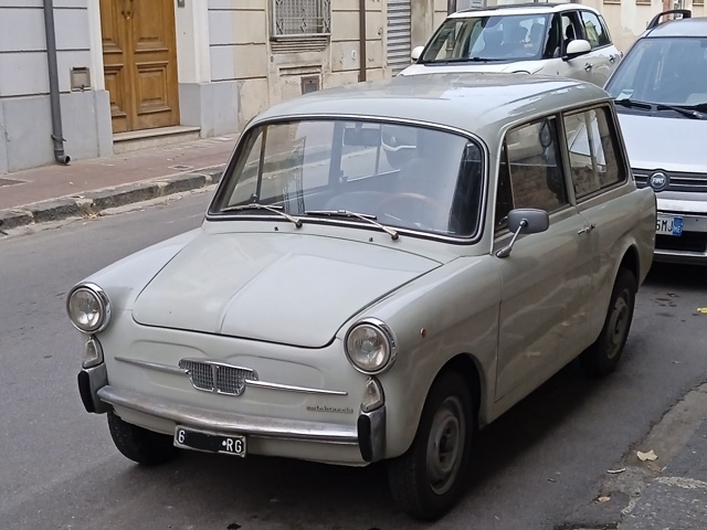 www.targhenere.net/gallery2/wp-content/uploads/2024/10/autobianchi_bianchina_anteriore.jpg