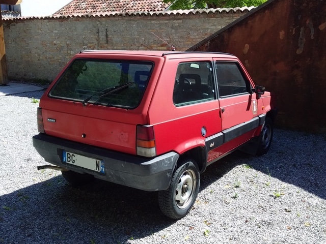 www.targhenere.net/gallery2/wp-content/uploads/2024/10/fiat_panda_4x4_1987_2000_3.jpg