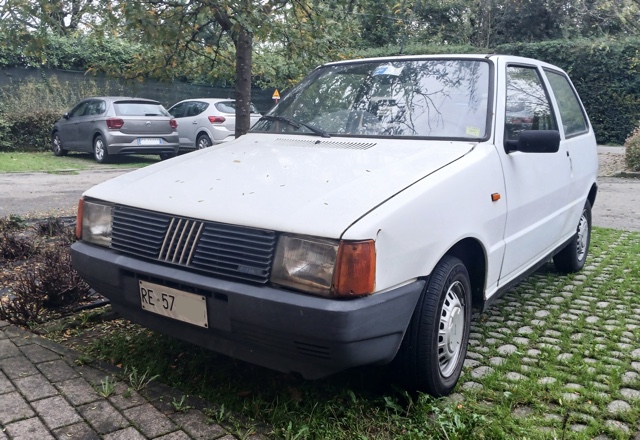 www.targhenere.net/gallery2/wp-content/uploads/2024/10/fiat_uno_45_-_1989_13.jpg