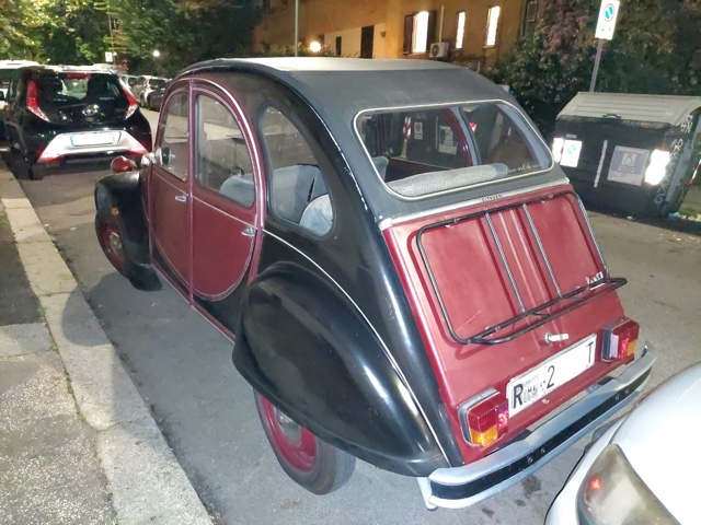 www.targhenere.net/gallery2/wp-content/uploads/2024/11/citroen2cv_bue_tn72714_02.jpg