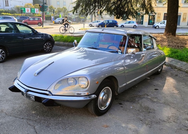 www.targhenere.net/gallery2/wp-content/uploads/2024/11/citroen_ds_pallas_kanonx_tn66348.jpg