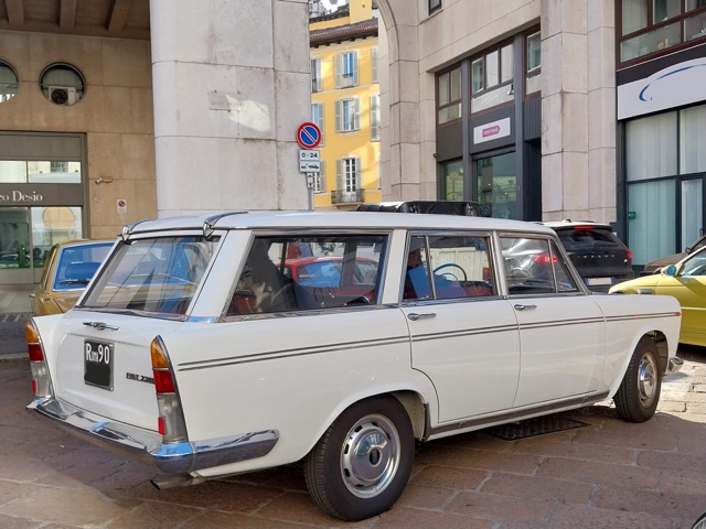 www.targhenere.net/gallery2/wp-content/uploads/2024/11/fiat2300familiare_markino_tn43896_01.jpg