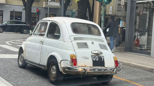 www.targhenere.net/gallery2/wp-content/uploads/2024/11/fiat_500_go_bianca_enricovale_tn5504.jpg