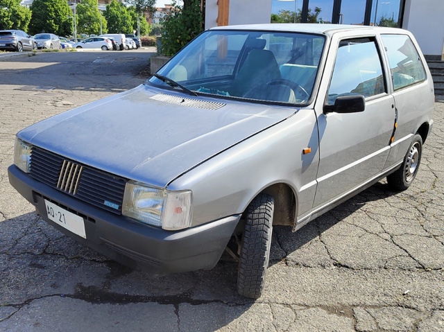www.targhenere.net/gallery2/wp-content/uploads/2024/11/fiat_uno_aq213390_2.jpg