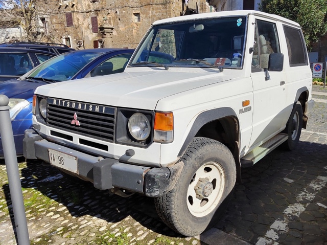 www.targhenere.net/gallery2/wp-content/uploads/2024/11/mitsubishi_pajero_va98_01.jpg