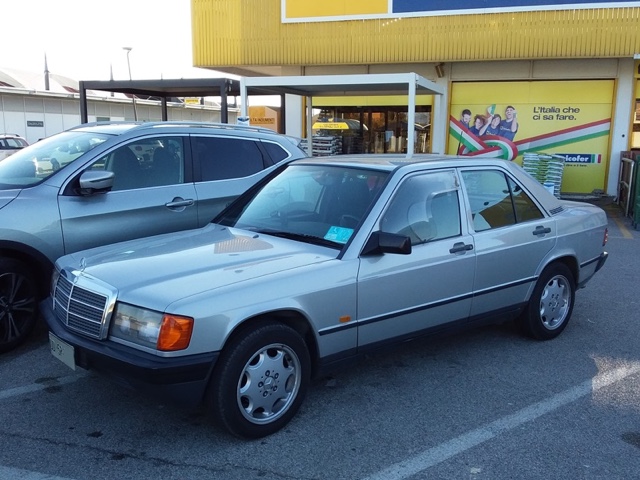 www.targhenere.net/gallery2/wp-content/uploads/2024/12/mercedes_benz_190_d_25_1988_2.jpg