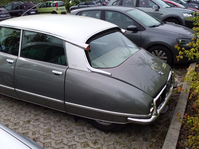 www.targhenere.net/gallery2/wp-content/uploads/2025/01/citroen_ds_23_ie_1973_2.jpg