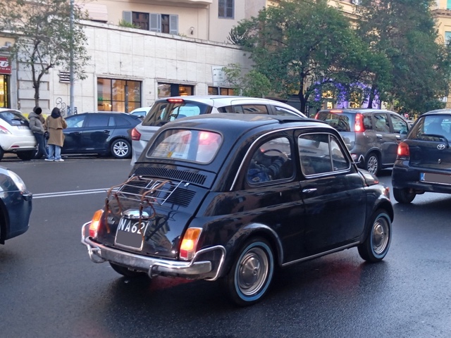 www.targhenere.net/gallery2/wp-content/uploads/2025/01/fiat_500_l_70_strabuzov_tn79631.jpg