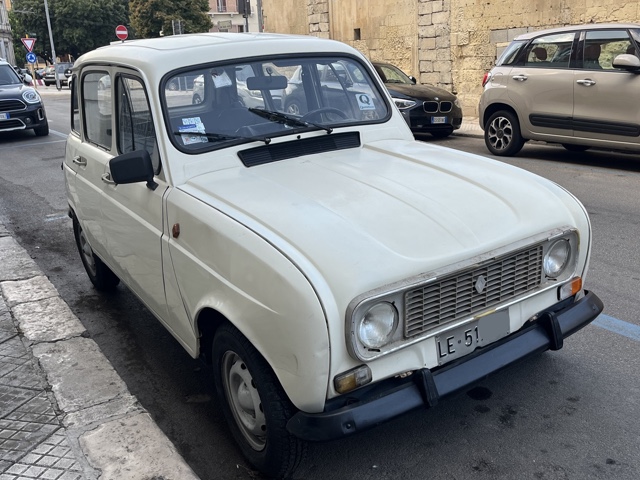 www.targhenere.net/gallery2/wp-content/uploads/2025/01/renault_4_del_26-01-1988_b1_guerfranc_tn79288.jpg