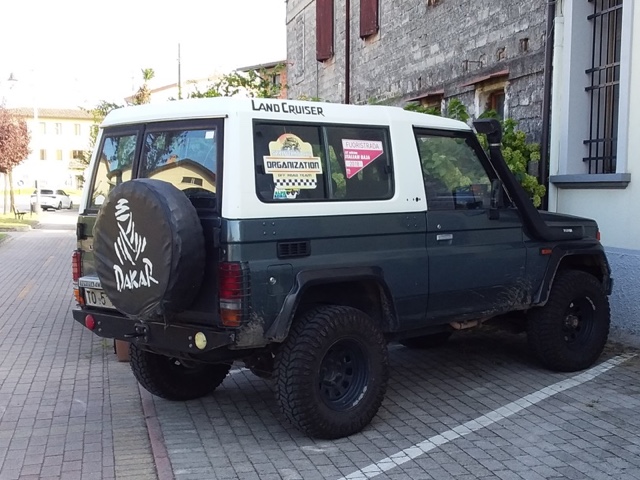 www.targhenere.net/gallery2/wp-content/uploads/2025/01/toyota_land_cruiser_lx_turbo_1988_2.jpg