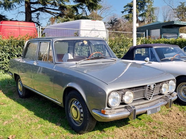 www.targhenere.net/gallery2/wp-content/uploads/2025/02/alfaromeo1750markino01.jpg