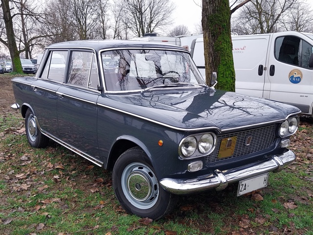 www.targhenere.net/gallery2/wp-content/uploads/2025/02/fiat1300_markino_tn31605_01.jpg