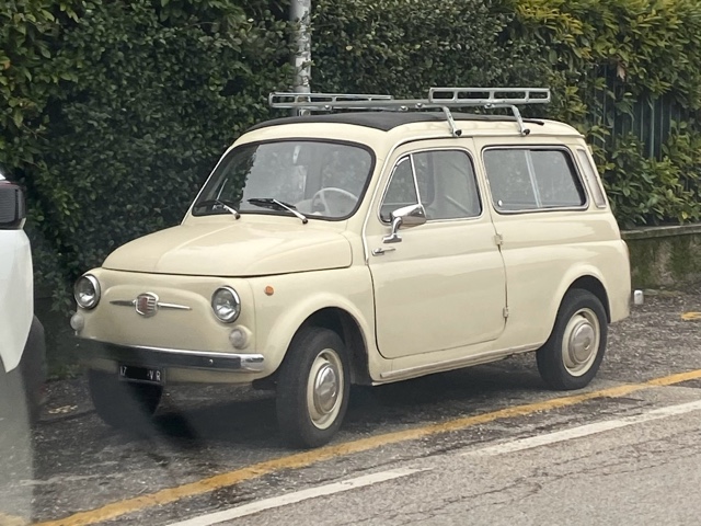 www.targhenere.net/gallery2/wp-content/uploads/2025/02/fiat_500_giardiniera_vr17_pt2.jpg