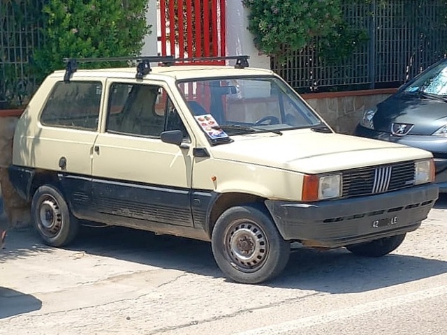 www.targhenere.net/gallery2/wp-content/uploads/2025/02/fiat_panda_le42.jpg