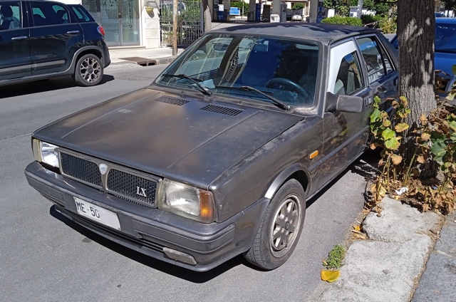 www.targhenere.net/gallery2/wp-content/uploads/2025/02/lancia_delta_lx_anteriore.jpg