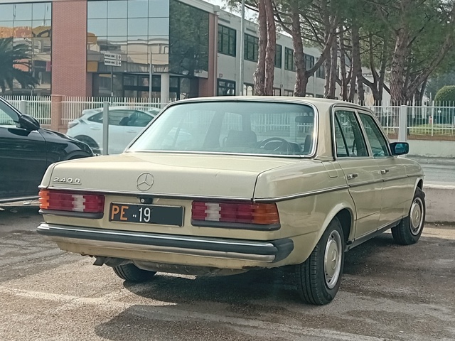 www.targhenere.net/gallery2/wp-content/uploads/2025/02/mercedes-benz_w123_240_d_tonymura_tn46473.jpg