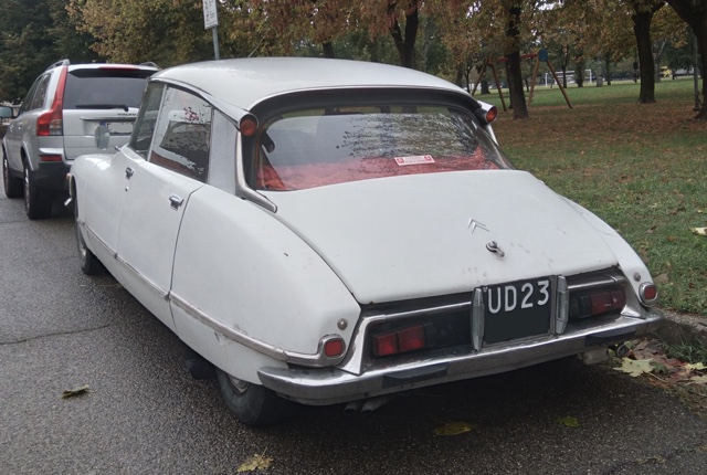 www.targhenere.net/gallery2/wp-content/uploads/2025/03/citroen_dsuper_5_-_1972_targhemodenesi_tn28828.jpg