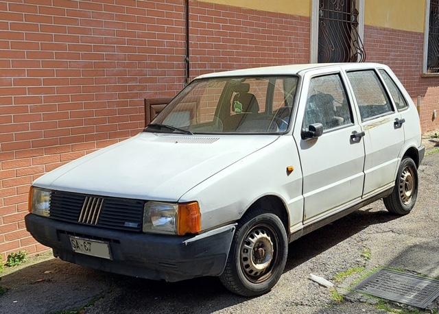 www.targhenere.net/gallery2/wp-content/uploads/2025/03/fiat_uno_2_1.jpg