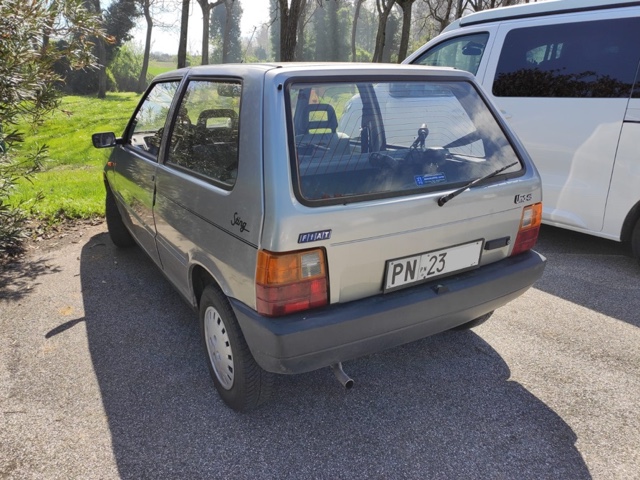 www.targhenere.net/gallery2/wp-content/uploads/2025/03/fiat_uno_45_sting_1987_3.jpg