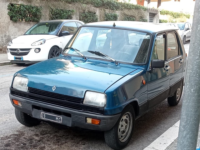 www.targhenere.net/gallery2/wp-content/uploads/2025/03/renault_5_5p_80_2.jpg