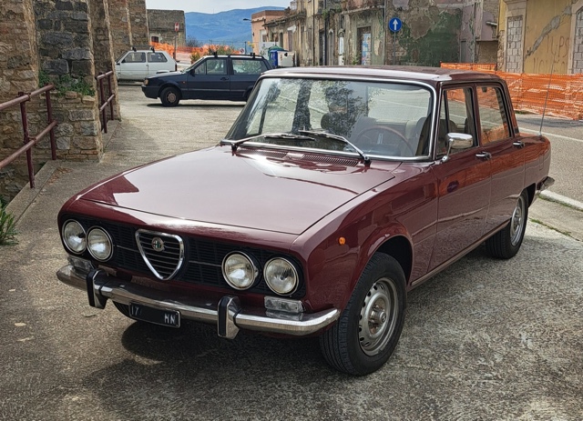 www.targhenere.net/gallery2/wp-content/uploads/2025/04/alfa_romeo_2000_2.jpg