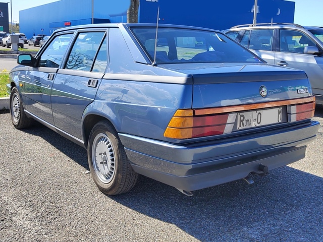 www.targhenere.net/gallery2/wp-content/uploads/2025/04/alfa_romeo_75_rm0m1.jpg