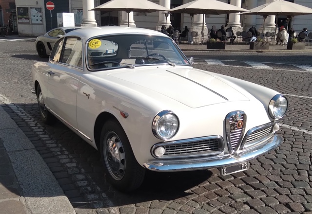 www.targhenere.net/gallery2/wp-content/uploads/2025/04/alfa_romeo_giulia_sprint_1965_1.jpg