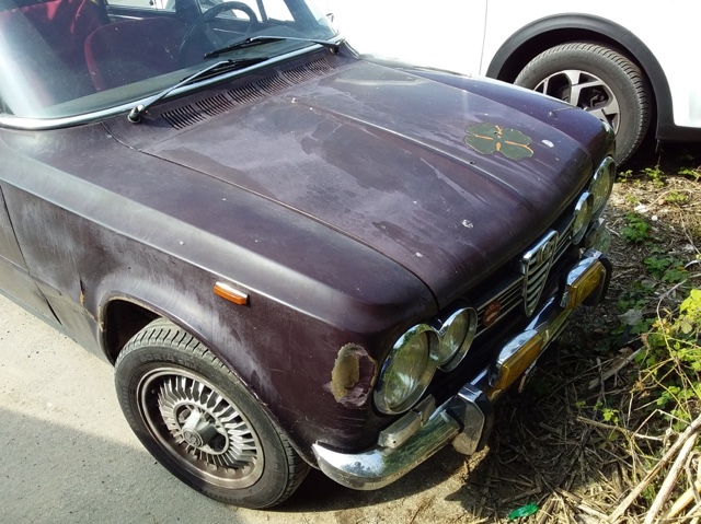 www.targhenere.net/gallery2/wp-content/uploads/2025/04/alfa_romeo_giulia_super_13_1972_3.jpg