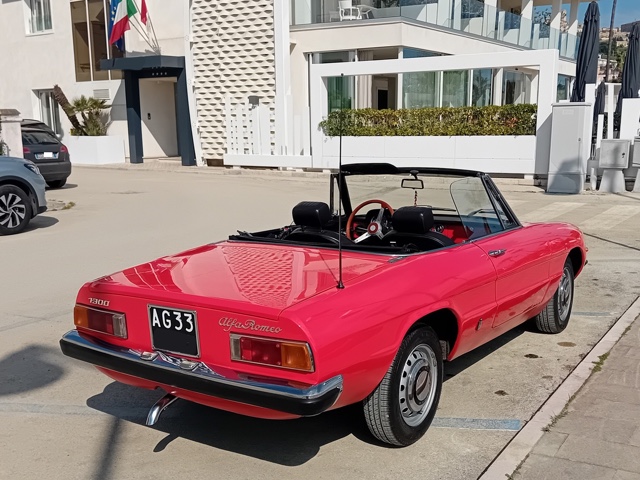 www.targhenere.net/gallery2/wp-content/uploads/2025/04/alfa_romeo_spider_ii_1300_junior_-_1975_2_tonymura_tn81680.jpg