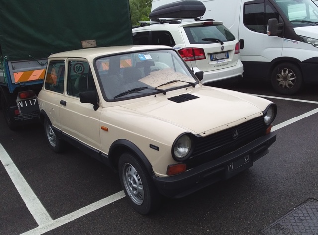 www.targhenere.net/gallery2/wp-content/uploads/2025/04/autobianchi_a112_elegant_1981_2_deltago_tn45614.jpg