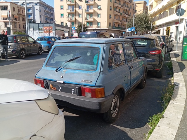 www.targhenere.net/gallery2/wp-content/uploads/2025/04/autobianchi_a112_lx_84_strabuzov_tn26123.jpg
